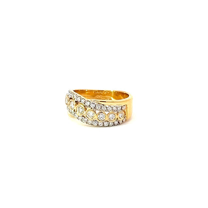 Lady's Ring w/ Diamonds 18K Yellow Gold