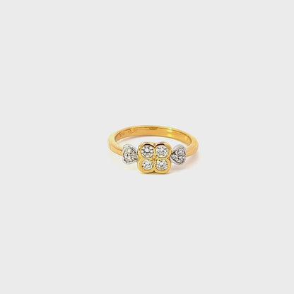 Lady's Ring w/ Diamonds 18K Yellow Gold